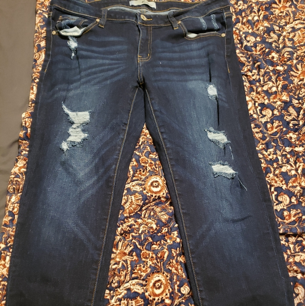 Size 15/31 Kancan jeans